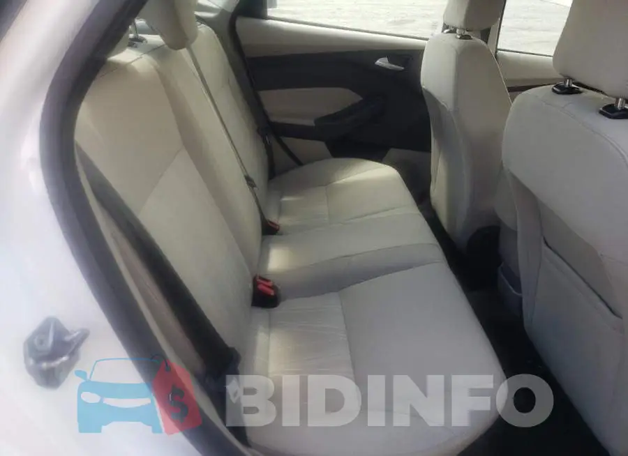 1FADP3F28JL284670 Photo# 6