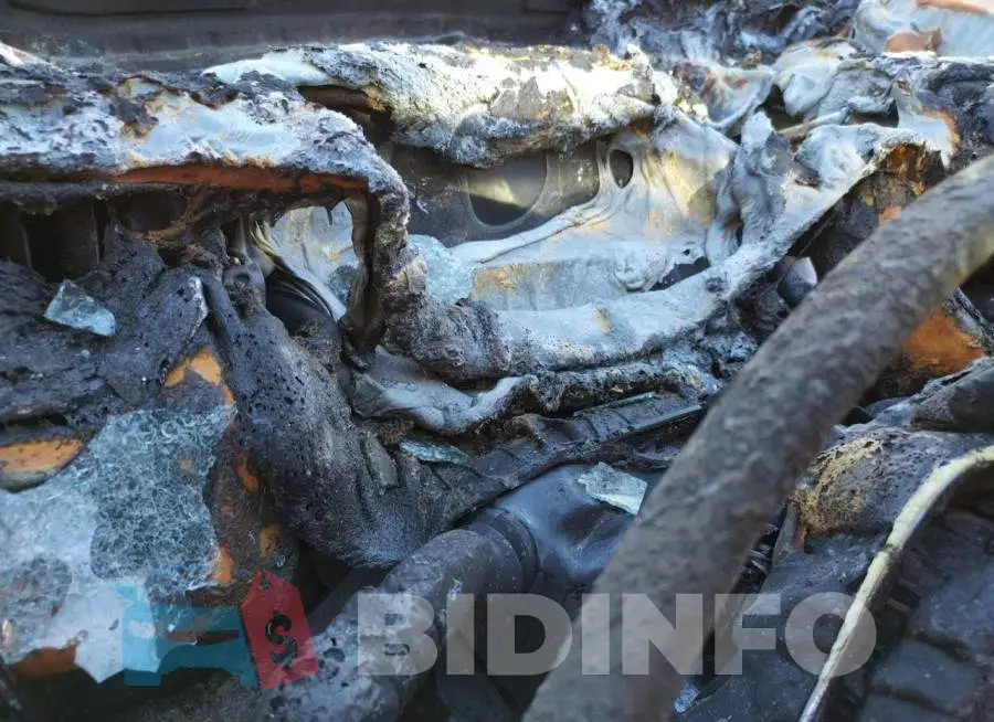 2T3J1RFV9NW251420 Photo# 8