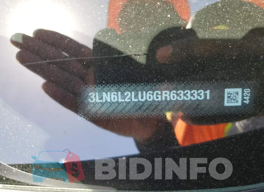 3LN6L2LU6GR633331 Photo# 10