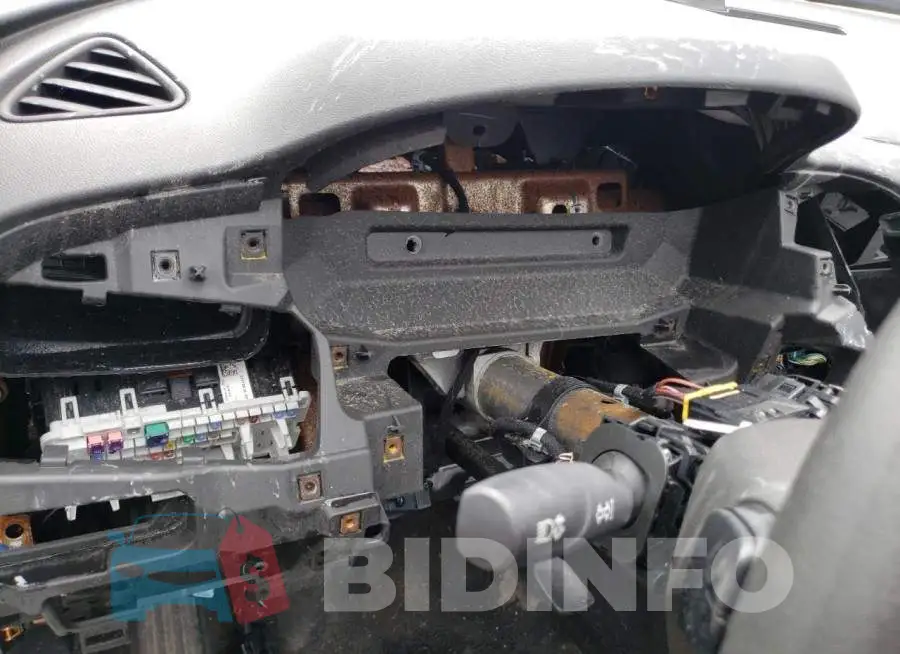 1G1ZB5ST1HF157463 Photo# 8