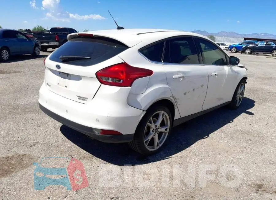1FADP3N23GL329136 Photo# 4