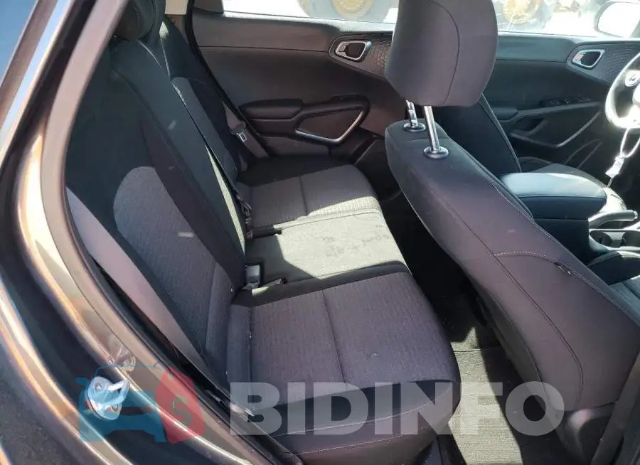 KNDJ23AU8L7020932 Photo# 6