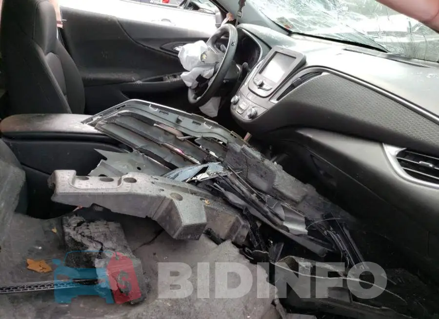 1G1ZB5ST0JF175930 Photo# 5