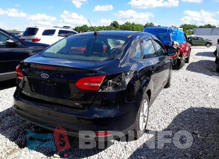 1FADP3F22JL292313 Photo# 4