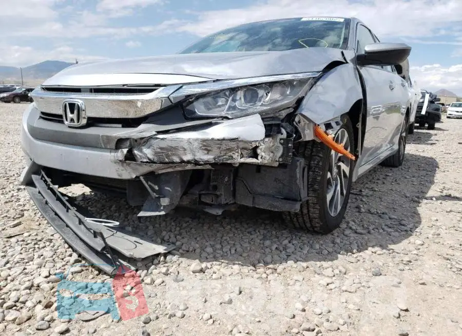 19XFC2F73HE213741 Photo# 9