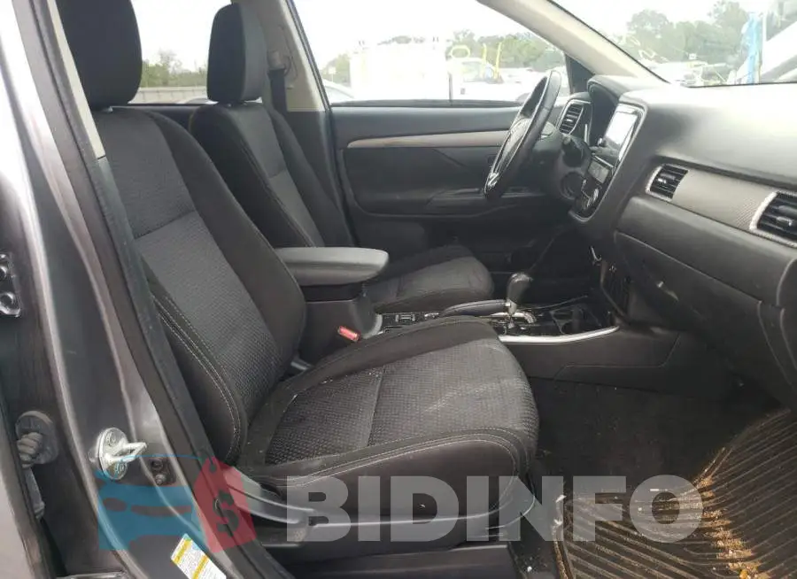 JA4AD3A38JZ007398 Photo# 5