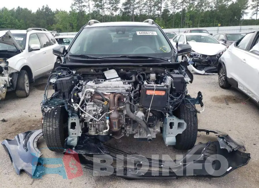 JTMZFREV8HJ121282 Photo# 9