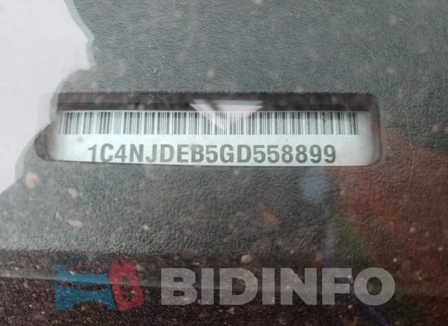 1C4NJDEB5GD558899 Photo# 9