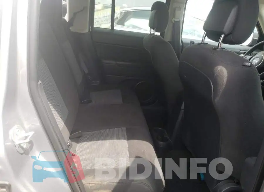 1C4NJPBB2GD808623 Photo# 6
