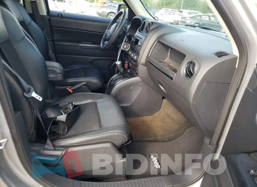 1C4NJRBB7GD804367 Photo# 5