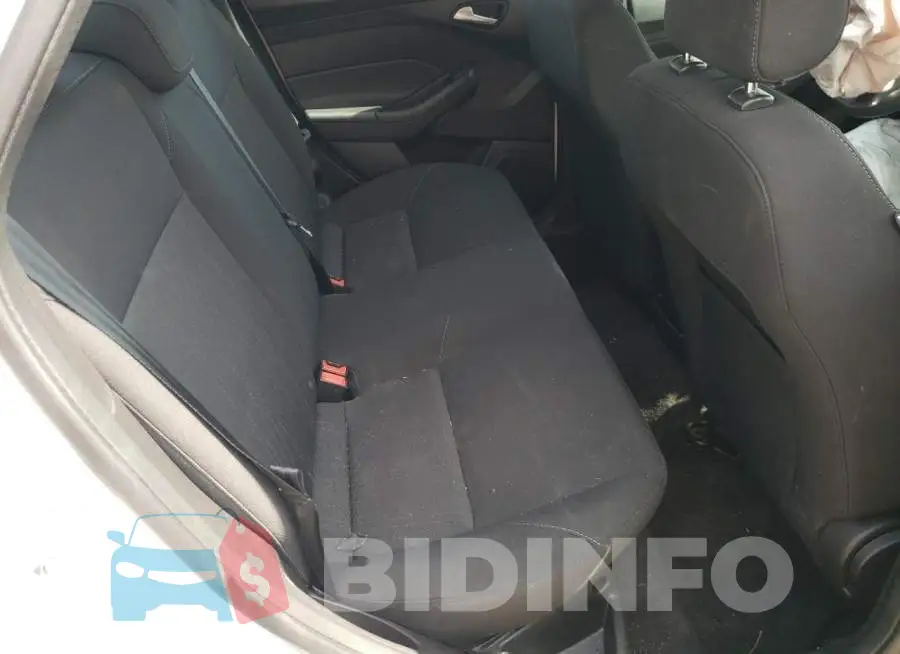 1FADP3F26JL234446 Photo# 6