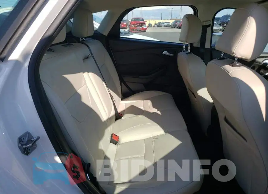 1FADP3N28HL287936 Photo# 6