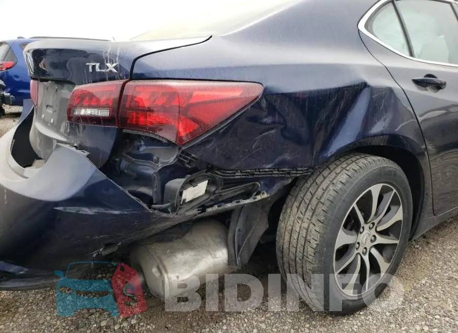 19UUB1F53HA003552 Photo# 9