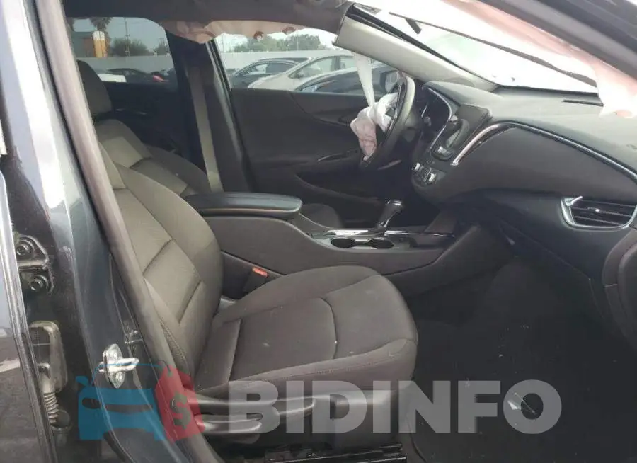 1G1ZD5ST6LF090832 Photo# 5