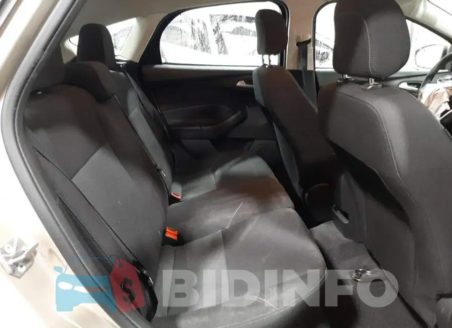 1FADP3K28JL257975 Photo# 6