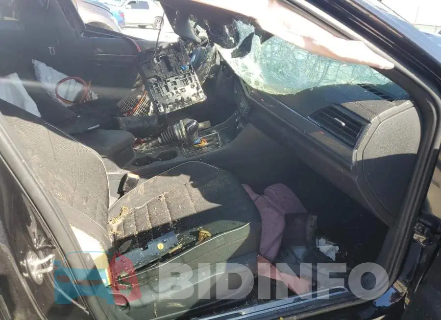 3VW6T7BU2KM266899 Photo# 5