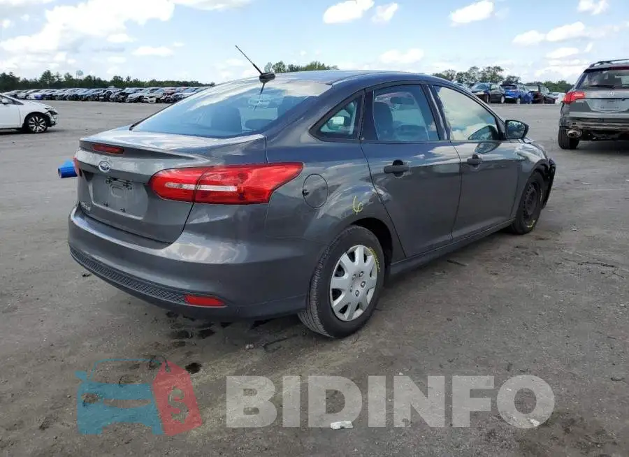 1FADP3E24JL274381 Photo# 4