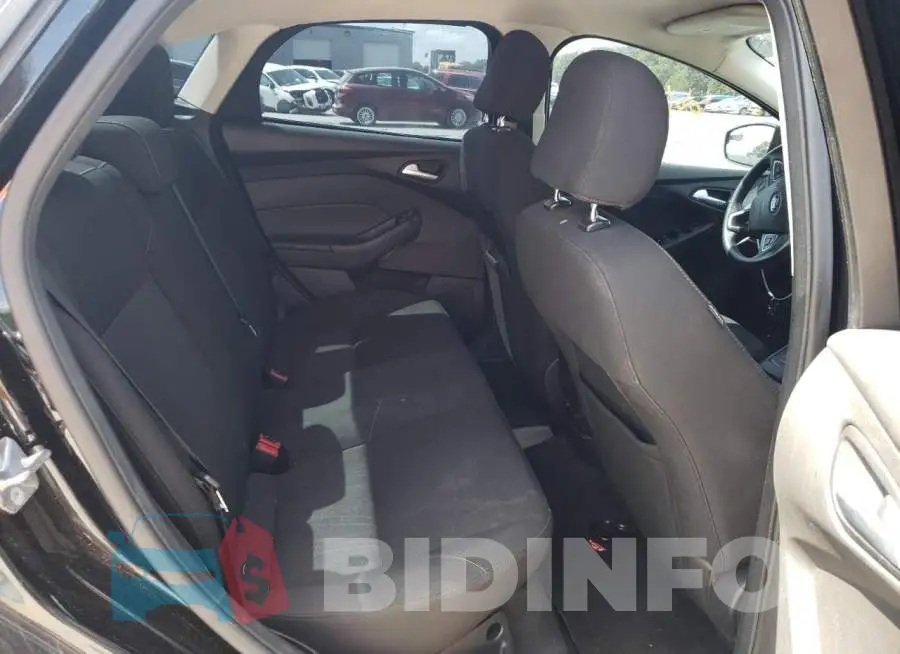 1FADP3F27GL398992 Photo# 6