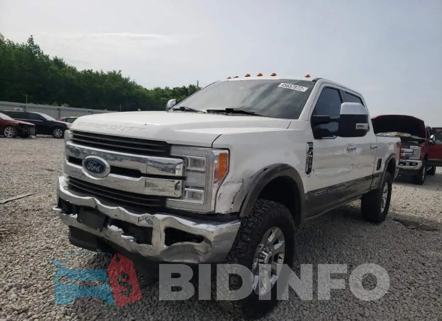 1FT7W2BT2JEB15901 Photo# 2