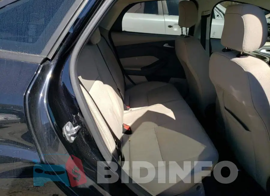 1FADP3F28JL288525 Photo# 6