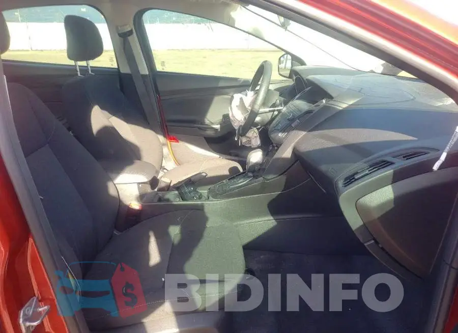 1FADP3FE2JL260102 Photo# 5