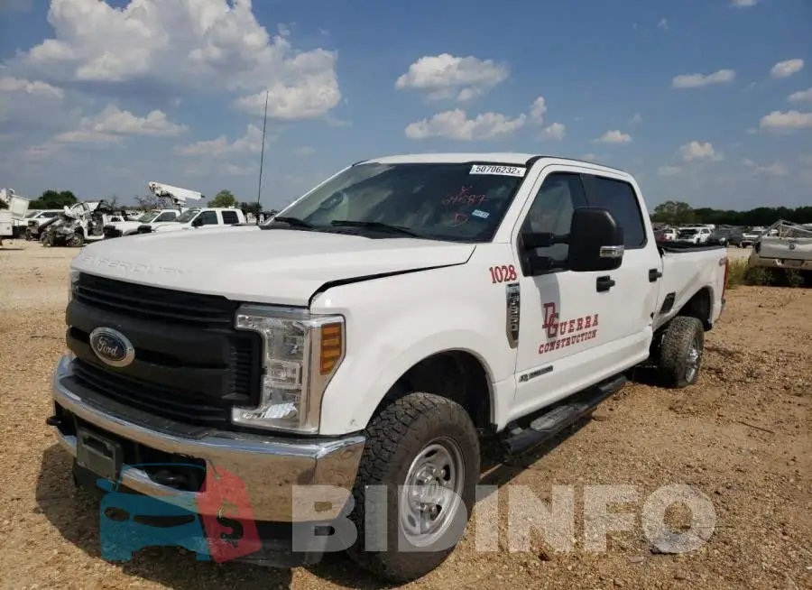1FT8W3BT6KEE68735 Photo# 2