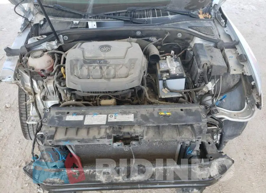 1VWLA7A38KC013427 Photo# 7