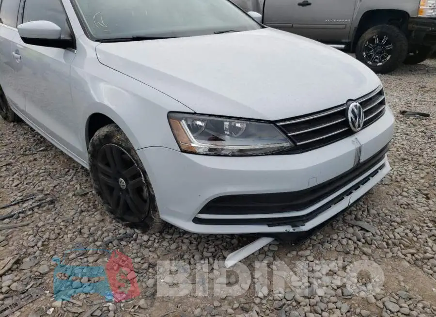 3VW2B7AJ4HM343032 Photo# 9