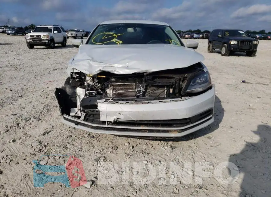 3VW2B7AJ7HM405815 Photo# 9