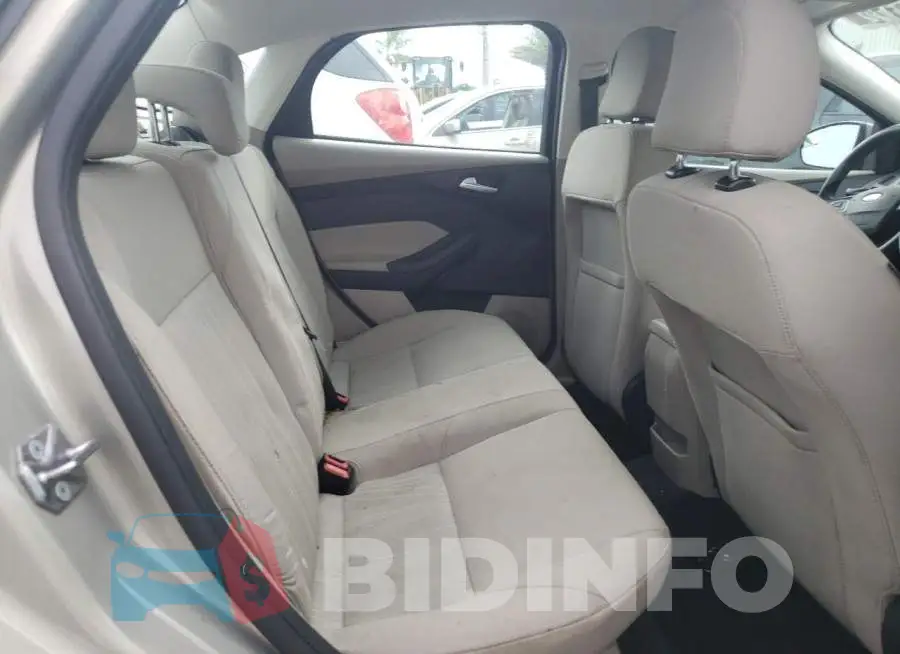 1FADP3F28GL210965 Photo# 6