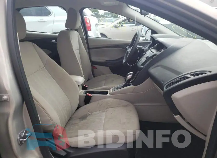 1FADP3F28GL210965 Photo# 5
