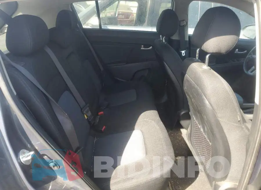 KNDPB3ACXG7875817 Photo# 6