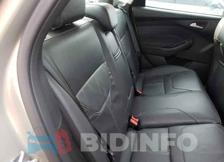 1FADP3F24GL220117 Photo# 6