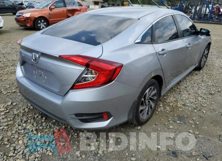 19XFC2F72GE211039 Photo# 4