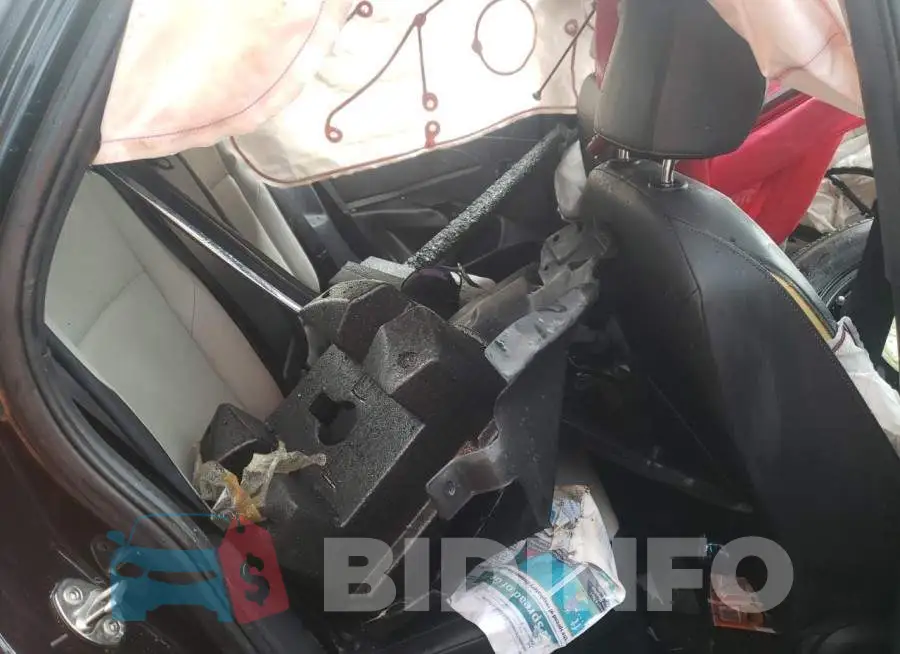 3VWC57BU6KM135746 Photo# 6
