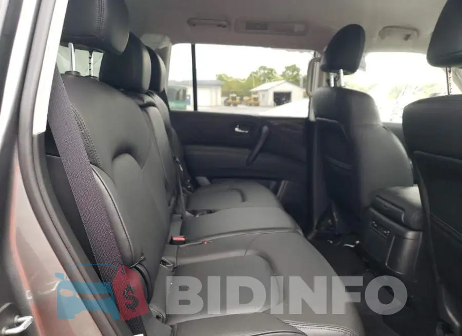 JN8AY2AC1N9161840 Photo# 6