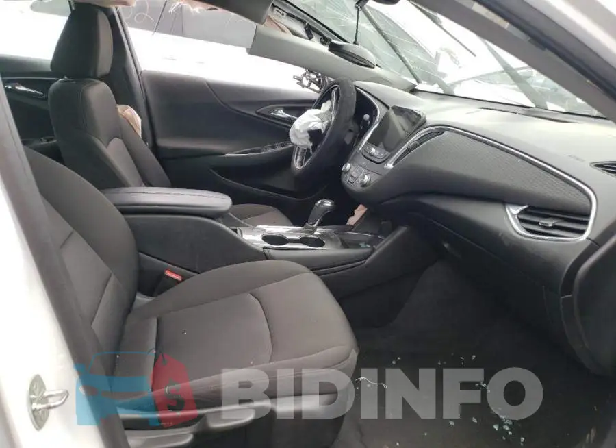 1G1ZD5ST7JF180617 Photo# 5
