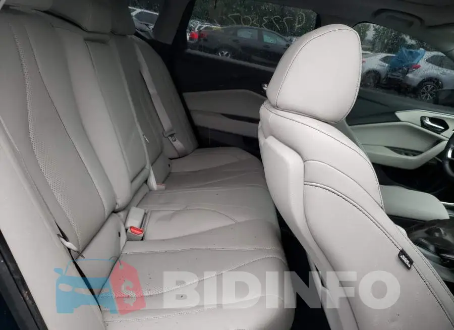 19UUB5F42MA010839 Photo# 6