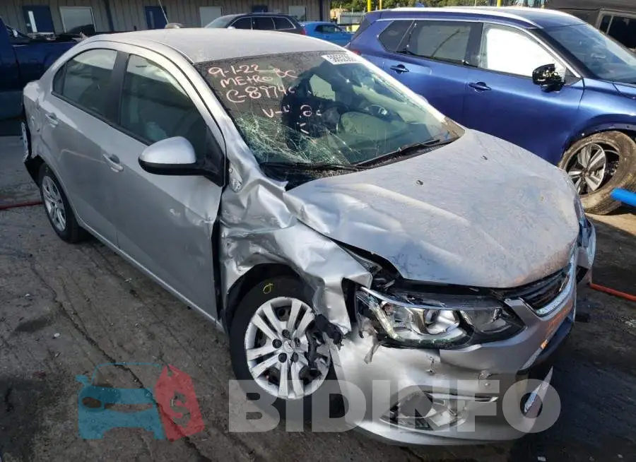 1G1JB5SH2J4122182 Photo# 1