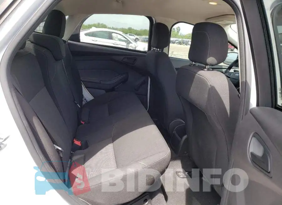1FADP3E25HL235566 Photo# 6