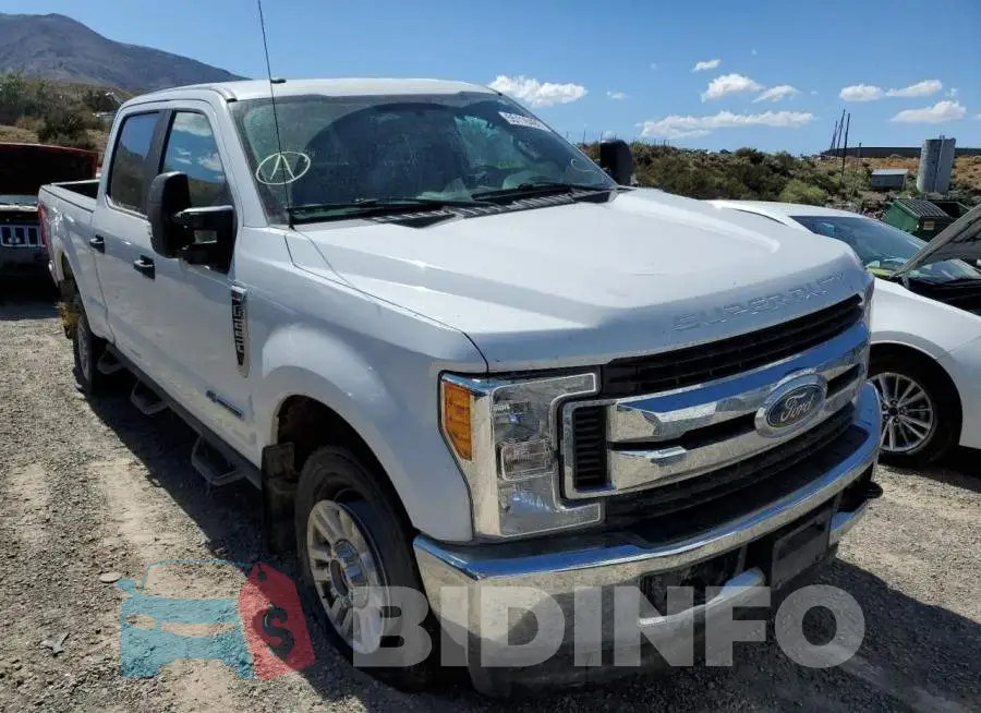 1FT7W2BT2HEF17279 Photo# 1