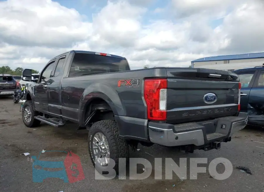 1FT7X2B61KEE50138 Photo# 3