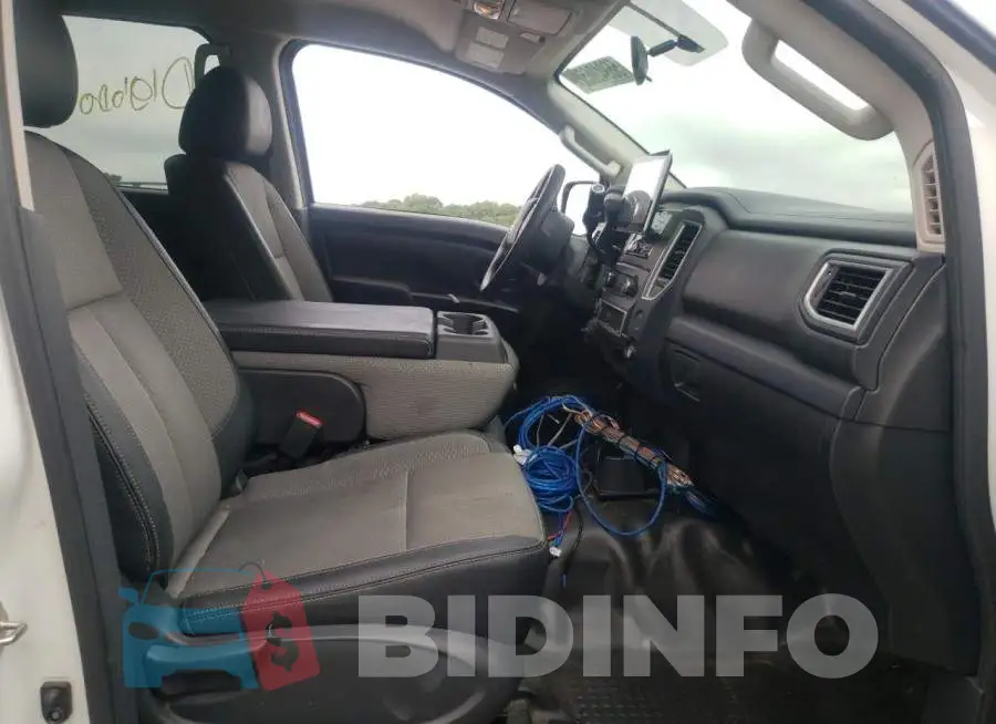 1N6AA1EJ4JN508997 Photo# 5