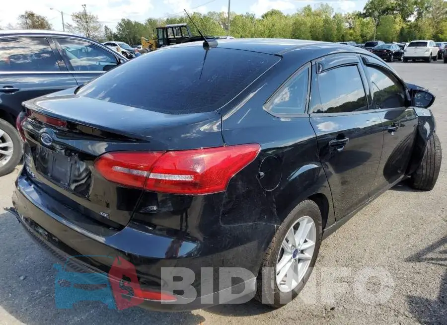 1FADP3F24JL320984 Photo# 4