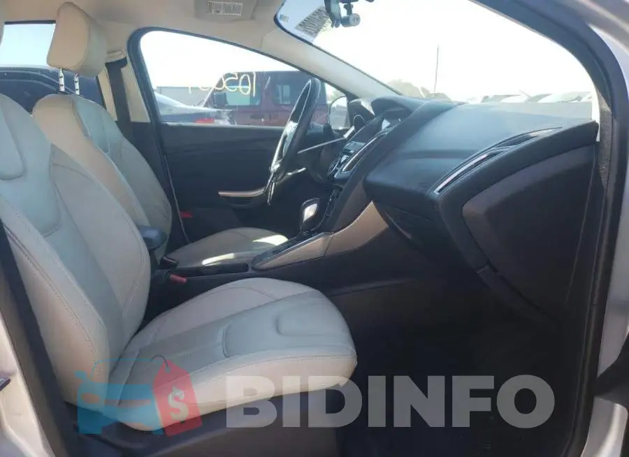 1FADP3N26GL239298 Photo# 5