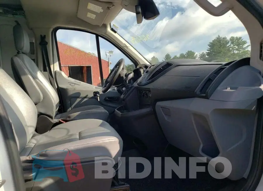 1FTYR2ZM9GKB18248 Photo# 5