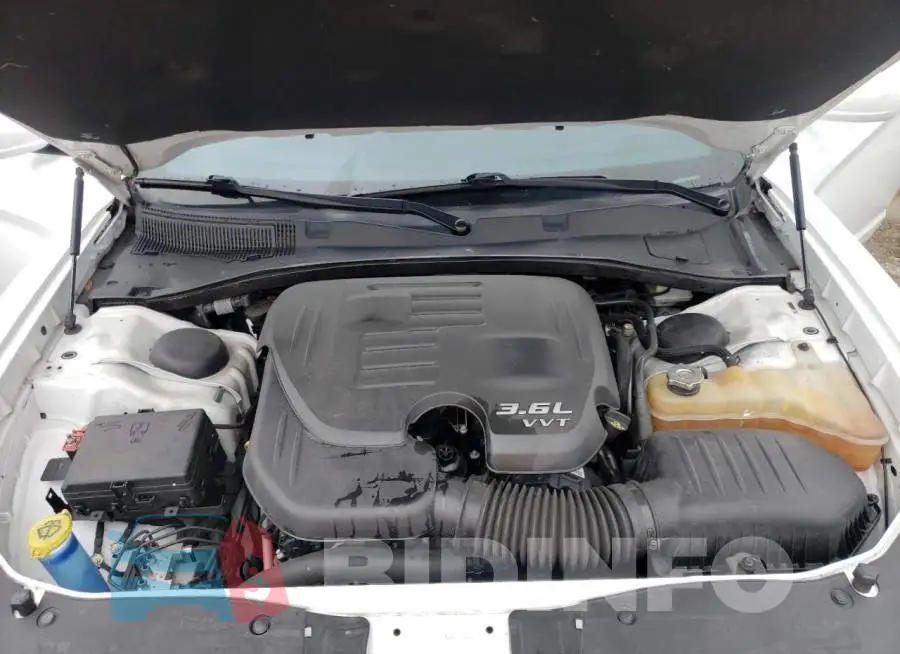 2C3CDXHG8GH154333 Photo# 7