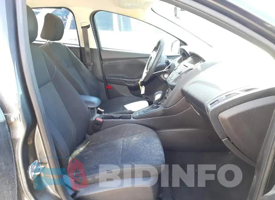 1FADP3F24HL237744 Photo# 5