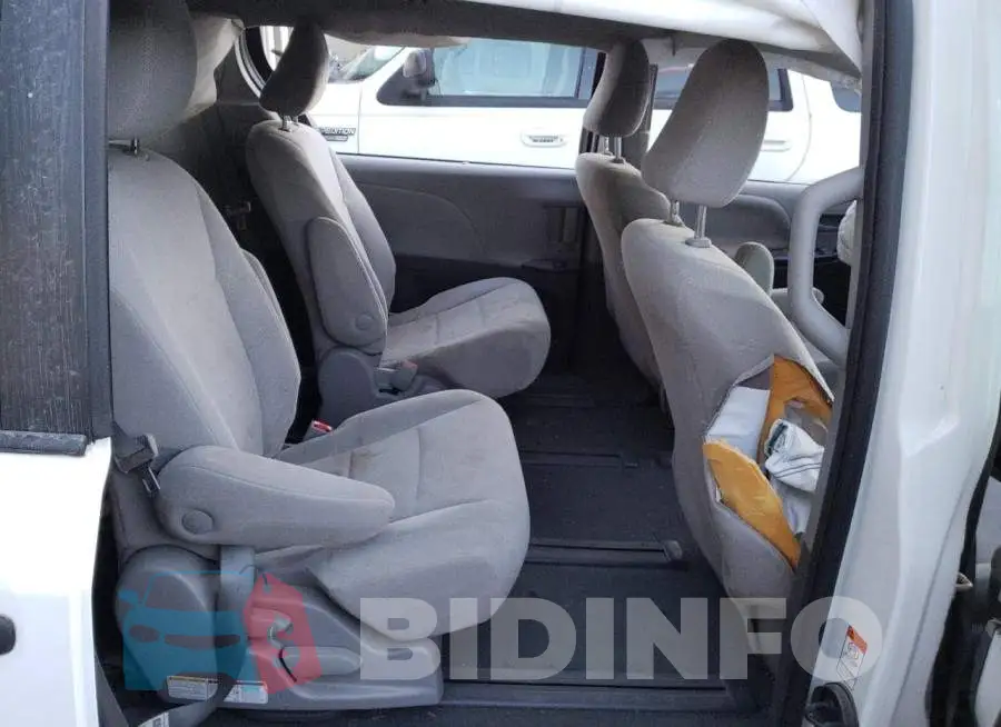5TDZZ3DC6LS055556 Photo# 6