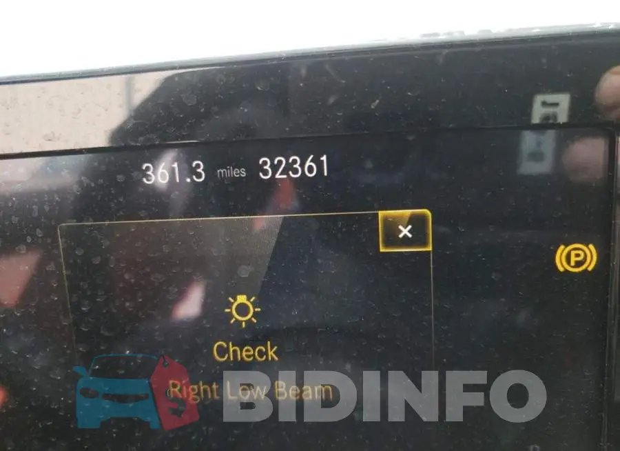 WDD3G4EB6KW034279 Photo# 8